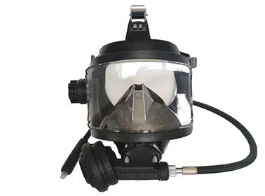 The Ultimate Guide to Selecting Commercial Diving Equipment for High-Risk Marine Operations